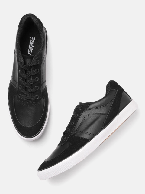 

Roadster Men Black Sneakers