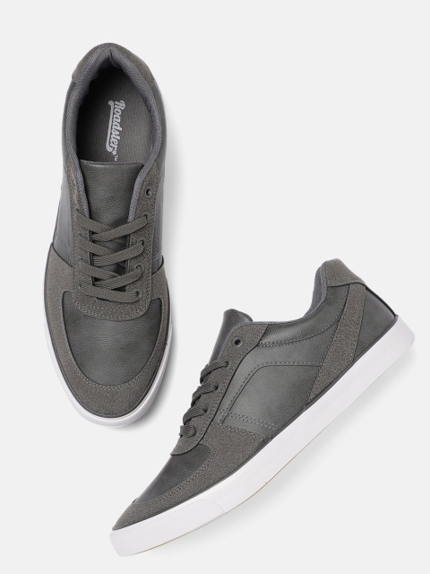 

Roadster Men Grey Sneakers