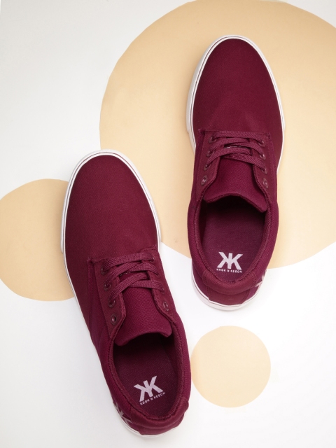

Kook N Keech Men Maroon Sneakers