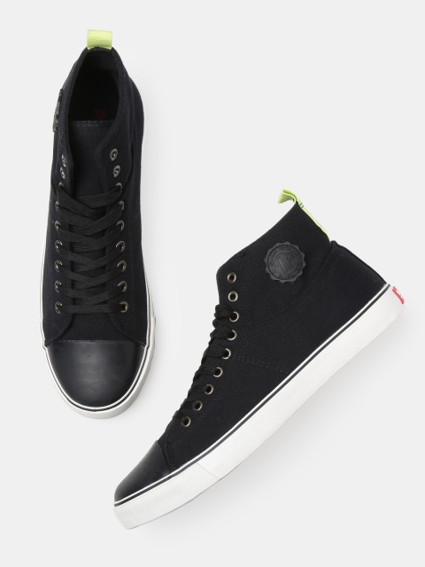 

Roadster Men Black Solid Mid-Top Sneakers