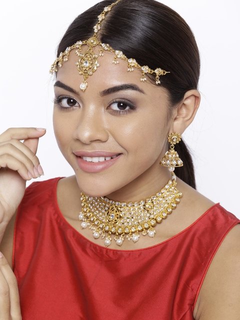 

Priyaasi Off-White Gold-Plated Kundan-Studded Jewellery Set