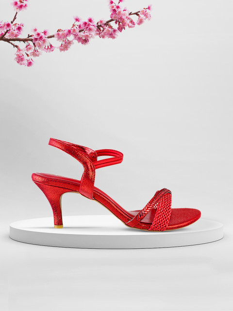 

Metro Women Red Woven Design Sandals