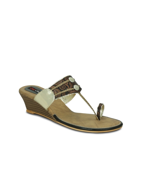 

Get Glamr Women Black & Gold-Coloured Woven Design Sandals