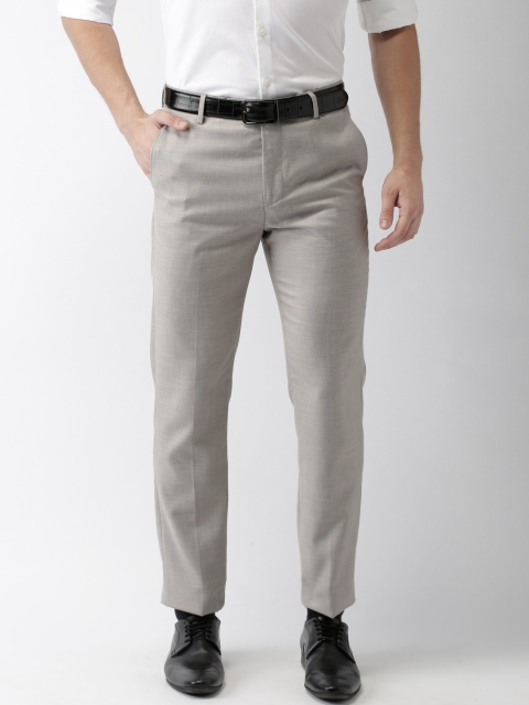 

Arrow Men Grey Tapered Fit Solid Formal Trousers