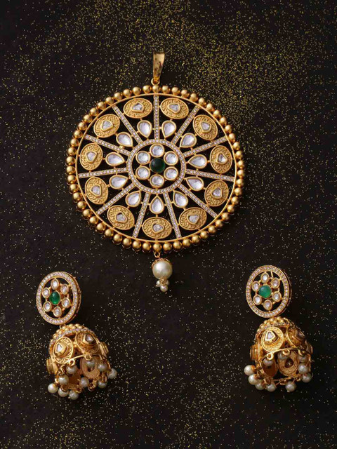 

Studio Voylla Women Yellow Gold-Plated Kundan Studded Jewellery Set