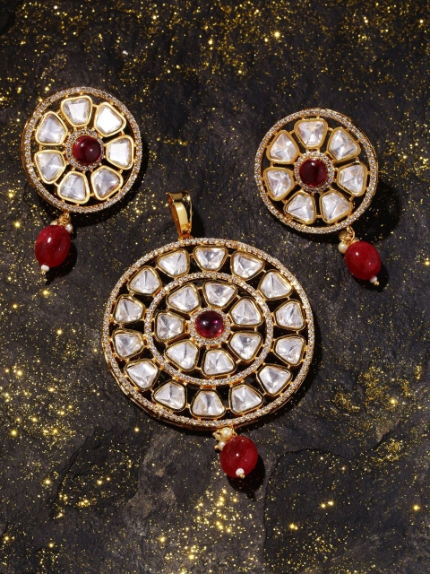 

Studio Voylla Women Yellow Gold-Plated & Red Kundan Studded Jewellery Set