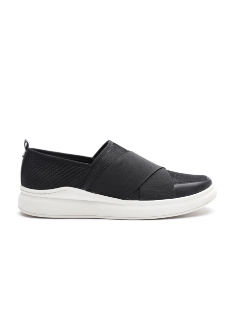 

Carlton London Men Black Sneakers