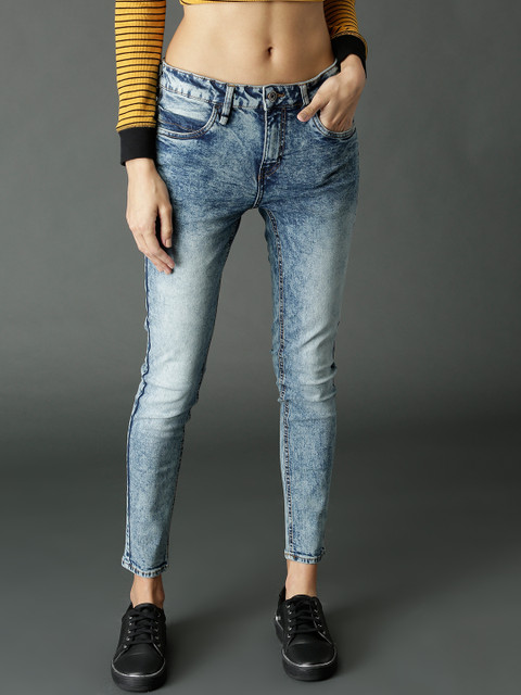 

Roadster Women Blue Skinny Fit Acid Washed Mid-Rise Clean Look Stretchable Cropped Jeans