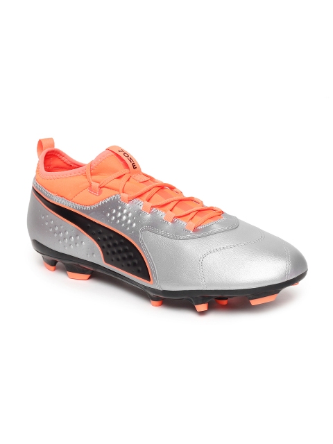 

Puma Men Silver-Toned ONE 3 Football Shoes