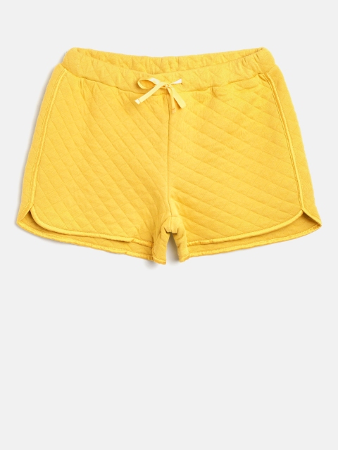 

United Colors of Benetton Girls Yellow Quilted Regular Shorts