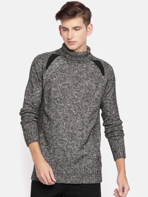 

Calvin Klein Jeans Men Black & White Solid Pullover