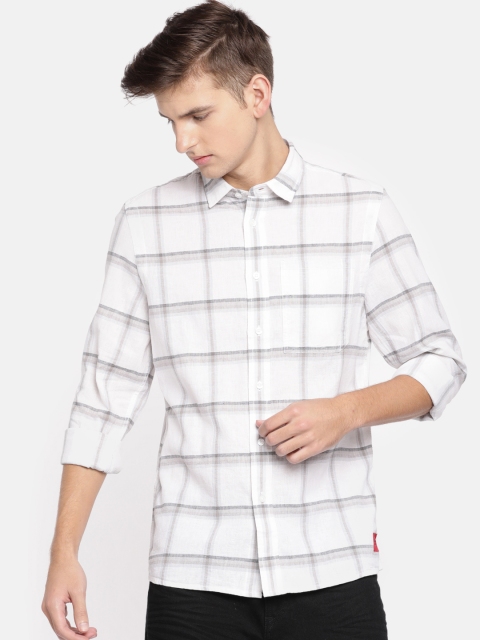 

Calvin Klein Jeans Men White Regular Fit Checked Casual Shirt