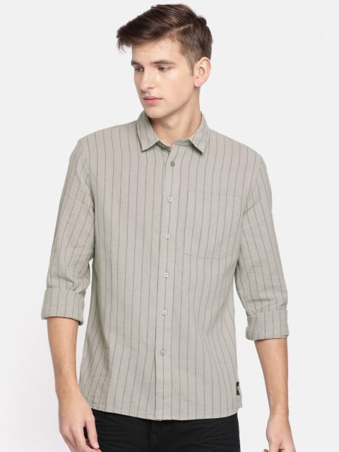 

Calvin Klein Jeans Men Grey Regular Fit Striped Casual Shirt