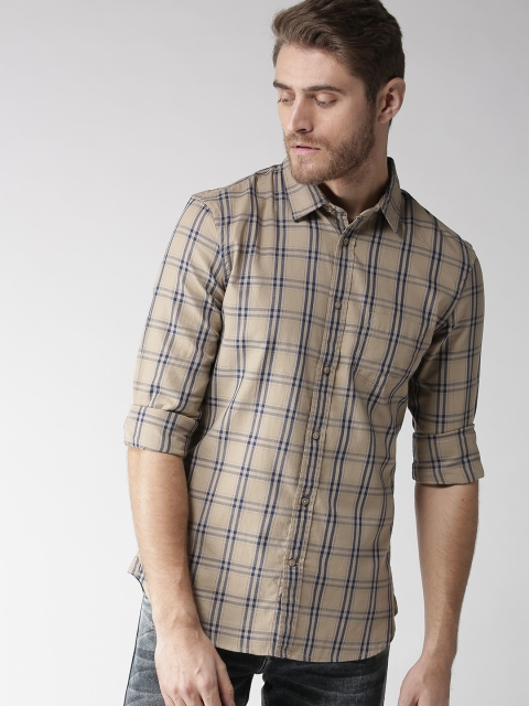 

Celio Men Beige & Navy Blue Regular Fit Checked Casual Shirt