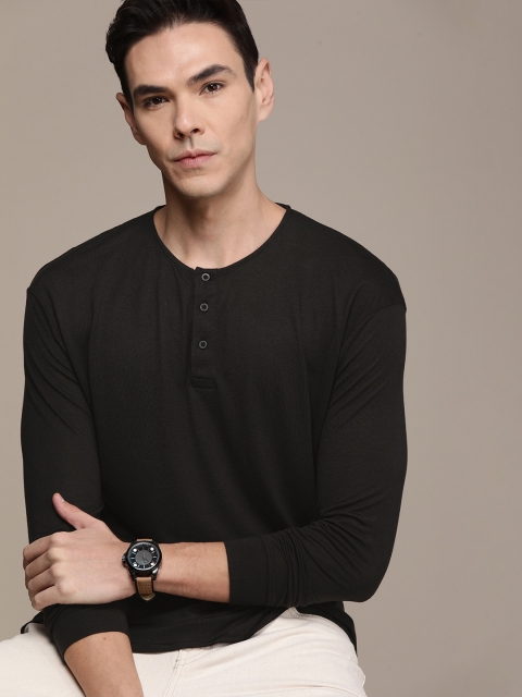 

SELECTED Men Black Solid Mandarin Collar T-shirt