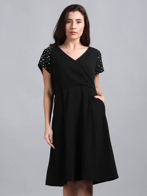 

GAP Women Black Studded Empire Waist Dress