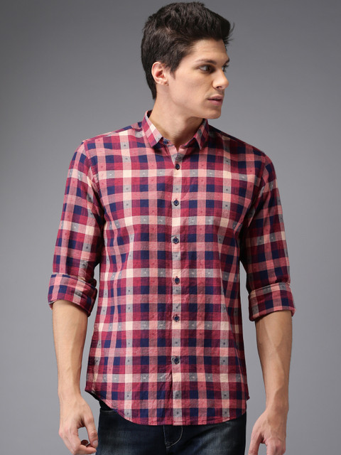 

Bene Kleed Men Red & Navy Blue Smart Slim Fit Checked Casual Shirt
