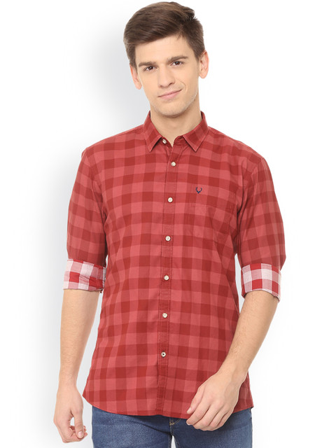 

Solly Jeans Co. Men Red Regular Fit Checked Casual Shirt