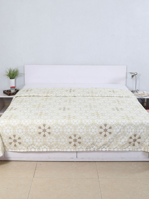 

House This Beige Floral AC Room 110 GSM Double Bed Dohar