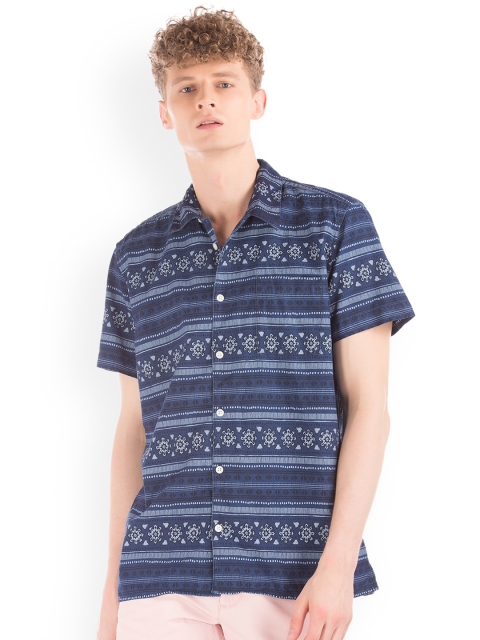 

GAP Men Blue Combination Print Short Sleeve Standard Fit Shirt