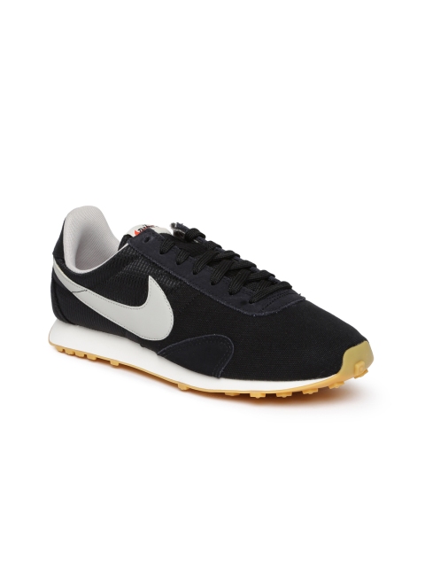 

Nike Women Black PRE MONTREAL RACER VNTG Running Shoes