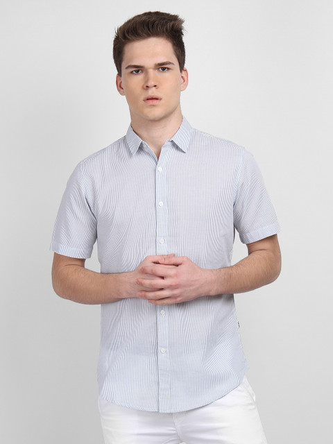 

LA LOFT Men White & Blue Regular Fit Striped Casual Shirt