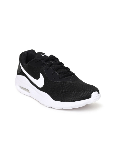

Nike Women Black AIR MAX RAITO Sneakers
