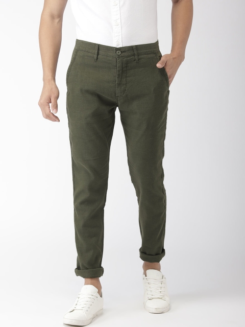 

Levis Men Green Slim Tapered Fit Solid Chinos 502