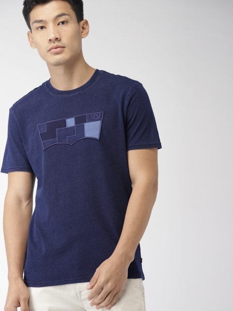 

Levis Men Blue Solid Round Neck T-shirt