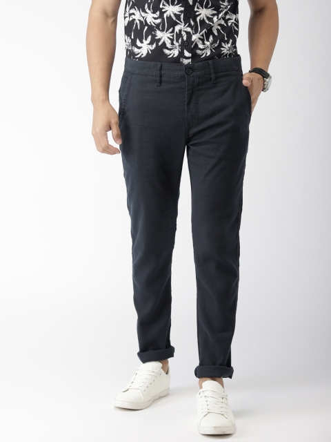 

Levis Men Black 512 Slim Fit Solid Chinos