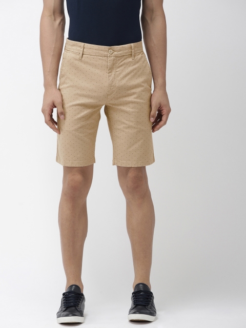 

Levis Men Beige Printed Regular Tapered Fit Cross Pocket Chino Shorts