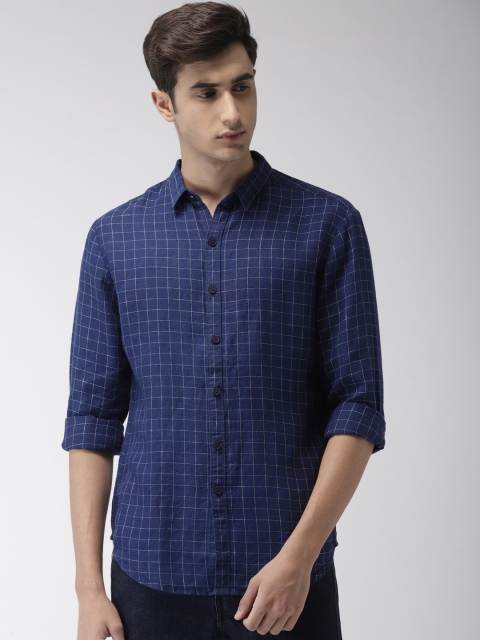 

Levis Men Blue & White Slim Fit Checked Casual Linen Shirt