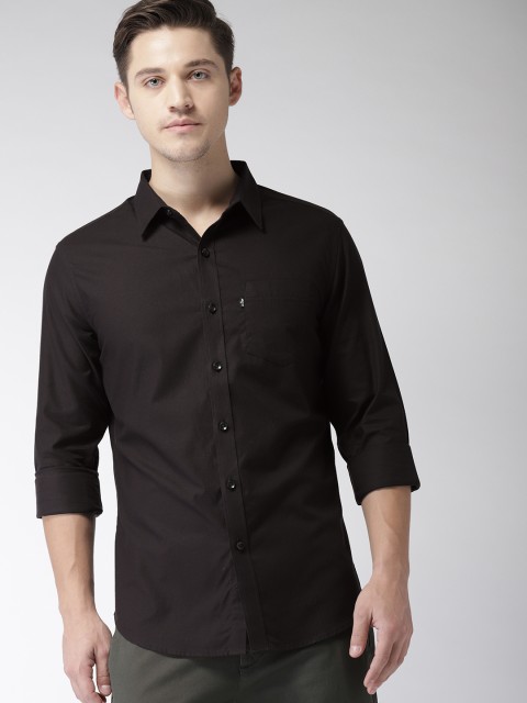 

Levis Men Black Slim Fit Solid Casual Shirt