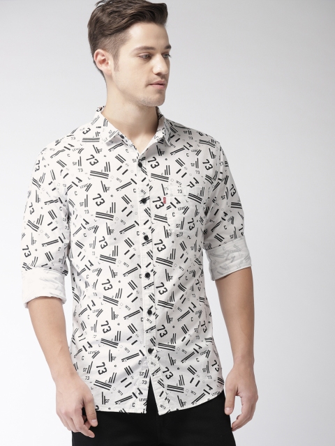 

Levis Men White & Black Slim Fit Printed Casual Shirt