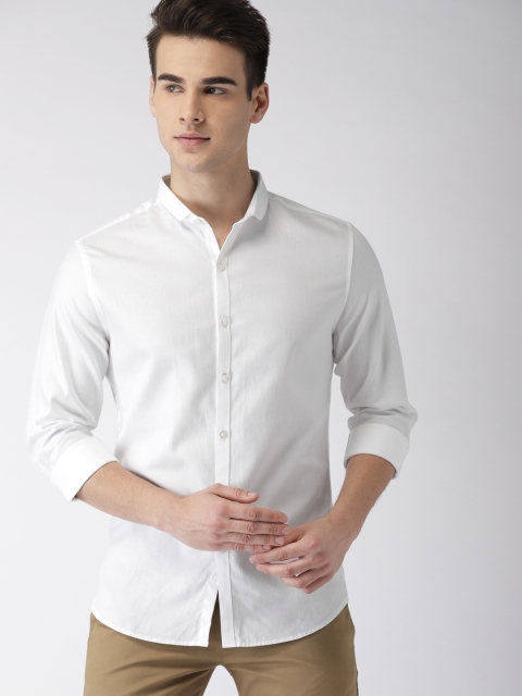 

Levis Men White Regular Fit Solid Casual Shirt