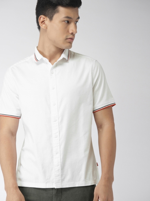 

Levis Men White Slim Fit Solid Casual Shirt