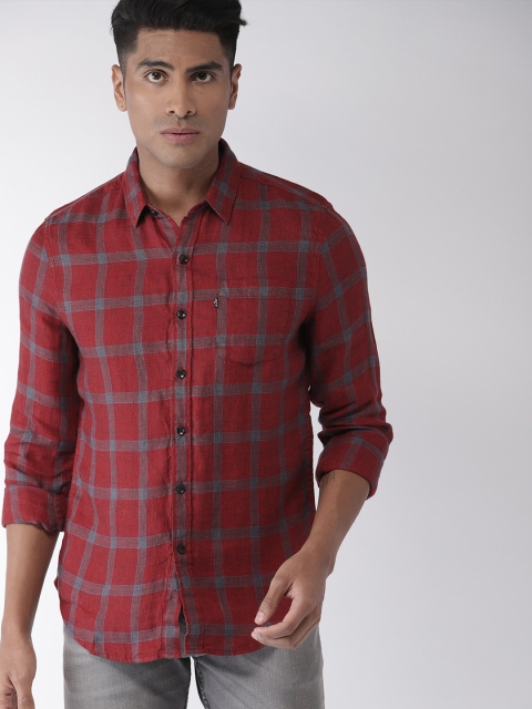 

Levis Men Maroon & Blue Slim Fit Checked Casual Shirt