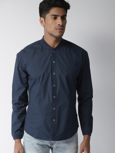 

Levis Men Blue Slim Fit Solid Casual Shirt