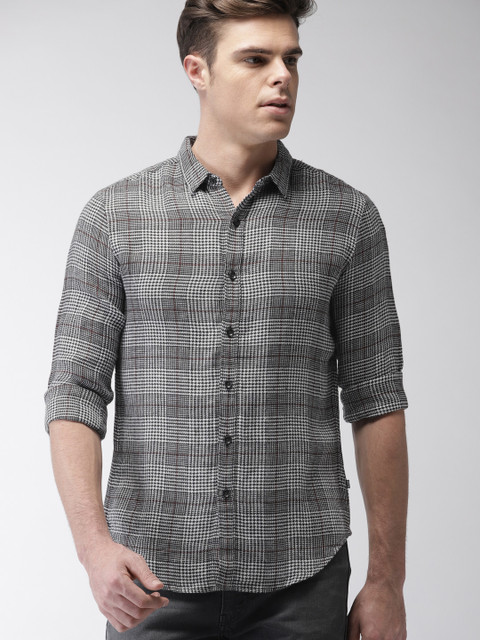 

Levis Men Black & White Linen Slim Fit Checked Casual Shirt