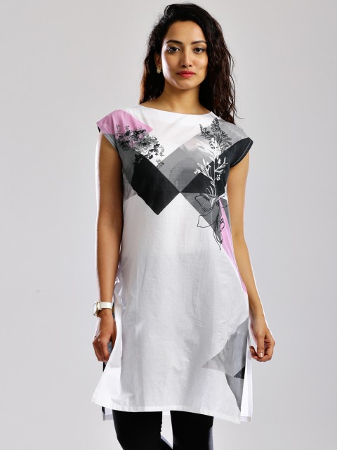 

W Freesia Off-White Printed Kurta