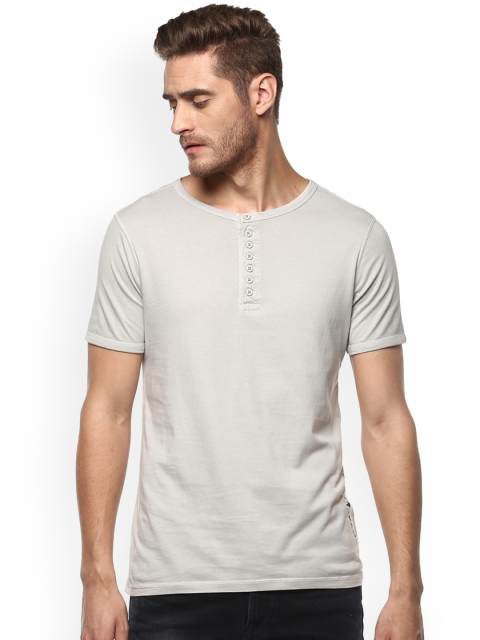 

SPYKAR Men Grey Solid Henley Neck Pure Cotton T-shirt