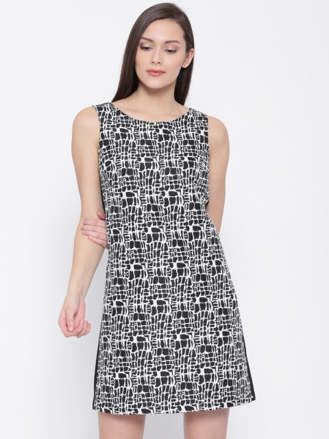 

Vero Moda Black & White Shift Dress