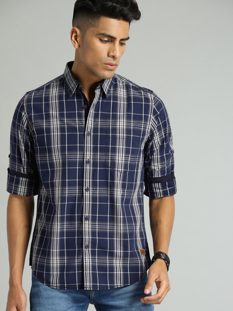

Roadster Men Navy Blue & White Regular Fit Checked Casual Shirt