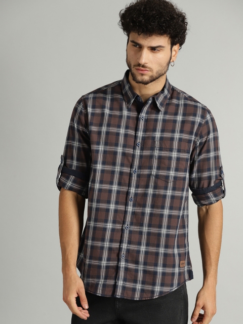 

Roadster Men Brown & Navy Blue Regular Fit Checked Casual Shirt