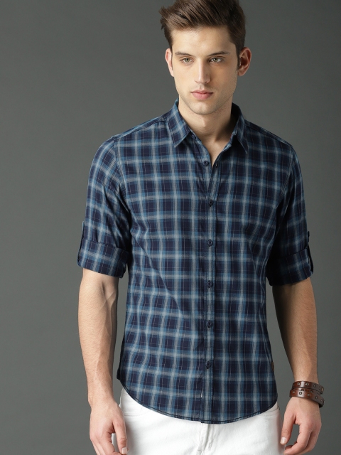 

Roadster Men Navy Blue Regular Fit Checked Casual Shirt