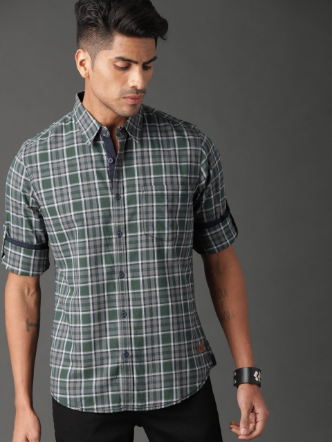 

Roadster Men Green & Navy Blue Regular Fit Checked Casual Shirt