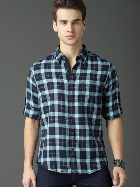 

Roadster Men Blue & Black Regular Fit Checked Casual Shirt