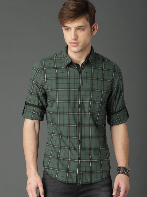 

Roadster Men Green & Black Regular Fit Checked Casual Shirt