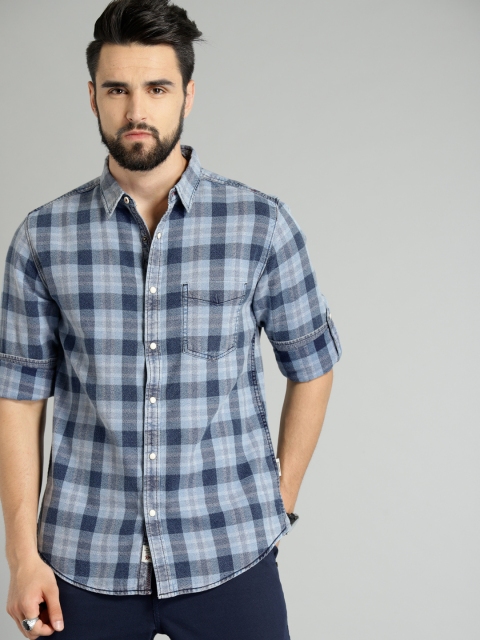 

Roadster Men Blue Grindle Indigo Washed Checked Casual Shirt