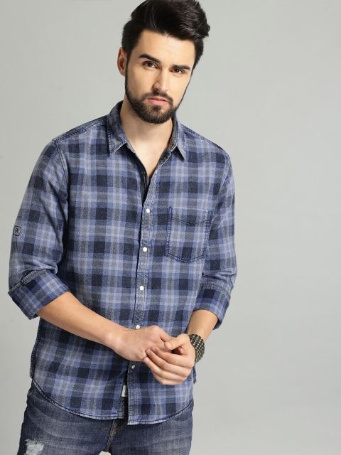 

Roadster Men Navy Blue Regular Fit Checked Casual Shirt